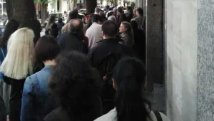 Огромни опашки пред Бюрата по труда в цялата страна