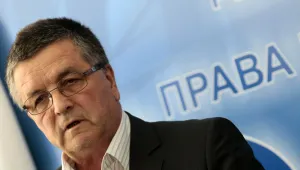 Почина Алиосман Имамов - дългогодишен народен представител и заместник-председател на парламента