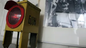 Луксозен влак с парен локомотив обикаля България