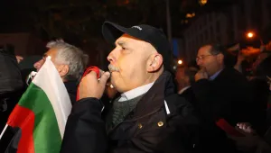 Аплодисменти за президента в 130-ия ден на протест