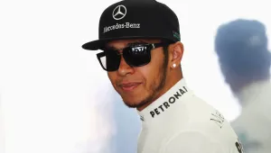 Люис Хамилтън ще гледа финала на DTM