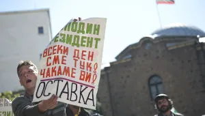 Контрапротестиращите сърдити на Плевнелиев, не поискал да говори с тях