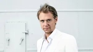 ARMIN ONLY идва в България!