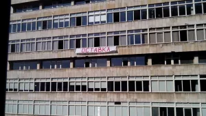 Протестиращи студенти от УАСГ искат оставката на главния архитект на София