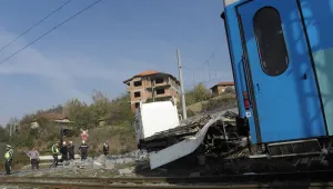Влак помете камион край Благоевград
