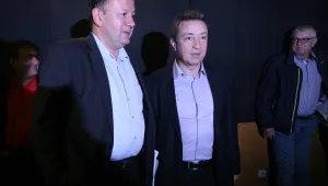 БСП праща трима 