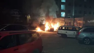Кола горя при неясни обстоятелства в столицата