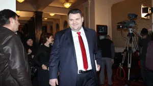 Пеевски: Излизам от акционерната собственост на „Булгартабак”