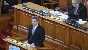 Само един от въпросите на президента за референдума мина