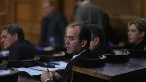 Парламентът вдигна ръце от КТБ и я върна на БНБ
