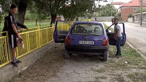 Деца редовно карат коли и мотори в Сливенско