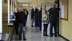 Избирателната активност на местните избори е била 53,60 на сто