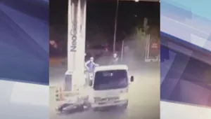 Чилийски шофьор гази ганстери, предотвратява обир