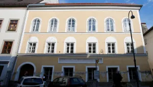 Австрийските власти ще разрушат родната къща на Адолф Хитлер
