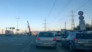 Бетоновоз се обърна на Околовръстното (ВИДЕО и СНИМКИ)