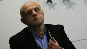 Томислав Дончев: Не може властта да воюва с медиите (ОБЗОР)