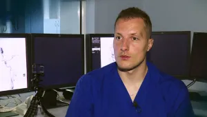 За избора да бъдеш лекар в България и уникалните мозъчни операции на д-р Станимир Сираков