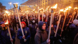 Хиляди националисти участваха във факелно шествие в Киев 