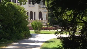 МРРБ съобщи, че областната управа и общината не са уредили собствеността на парк 
