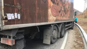 Пътят за Банско е затворен заради катастрофа с моторист 