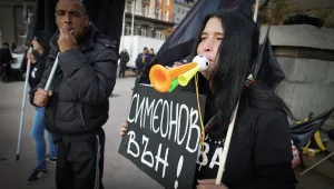Църквата се моли за децата с увреждания, майките им продължават протеста