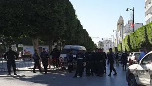Девет души са ранени при атентат в центъра на Тунис 
