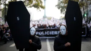 Хиляди френски полицаи излязоха на протест в Париж
