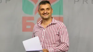 ИБ на БСП събира подписи за изключване на Кирил Добрев