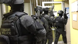 Задържаните за рекет и дрога: Двама остават в ареста, други трима излизат срещу гаранция от 5 хил. лв.