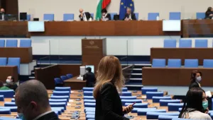  На първо четене: Депутатите приеха бюджетите на НЗОК и ДОО за 2021 г.