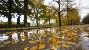 Сняг над върховете днес, дъждове и температури до 20°
