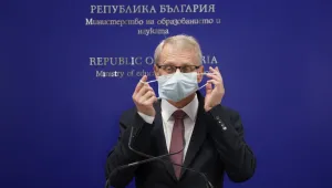 Служителите в МОН - само със зелен сертификат от януари