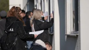 От понеделник: Ваксинационният пункт на „Пирогов“ ще работи до полунощ 