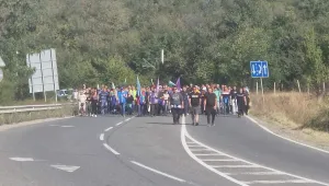 Продължават блокадите на енергетици и миньори по автомагистралите „Тракия“ и „Струма“