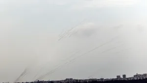 Ракетен обстрел близо до летището в Тел Авив (ВИДЕО)