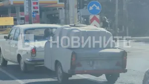 Трабант-ремарке, голи в транспорта и много, много каруци: Куриозите по БГ пътищата (СНИМКИ и ВИДЕО)