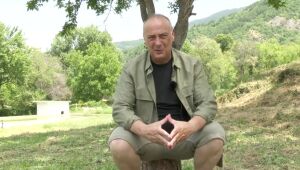 "Още от Бягство към победата": Краси Радков е най-облеченият в екипа
