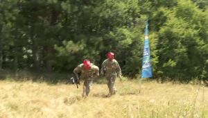 "Още от Бягство към победата": Полицаите срещу Актьорите