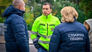 Дронове летят над 