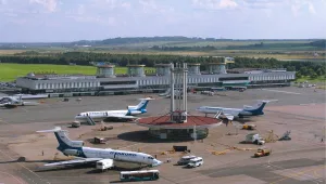 Самолет излезе от пистата в Санкт Петербург при аварийно кацане