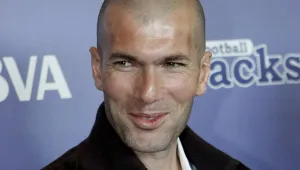 Зидан заменя Валдано в Реал (Мадрид)