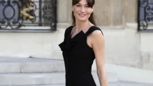 Карла Бруни роди 