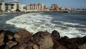 Станции в Черно море алармират за цунами 