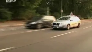 Кола, която се движи без шофьор, обиколи Берлин 