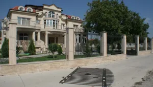Майките в Катуница организираха мирно шествие