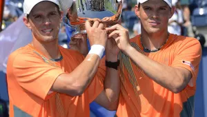 Близнаците Брайън пак на върха, спечелиха US Open при двойките