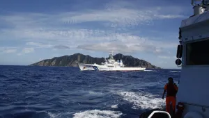 Китай разполага военни кораби край оспорваните с Япония острови Сенкаку