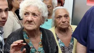 Опашки за безплатна храна в София