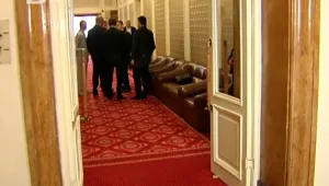 Партиите започнаха със споровете - за стаи и места в пленарната зала