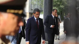 Плевнелиев се засегнал от начина, по който бил поканен в НС